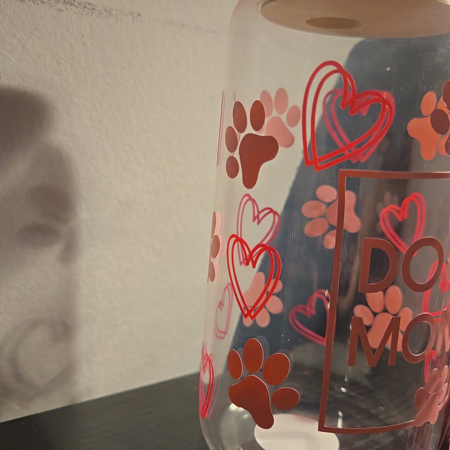 Ensemble verre 16 oz + marque page acrylique - Dog Mom rose